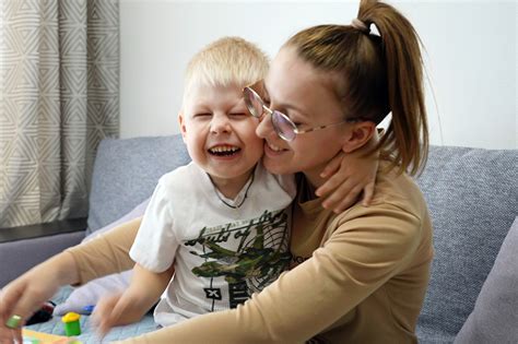 Средства помощи в различении льва от человека